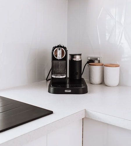 How to design and furnish a pretty and functional outdoor dining area